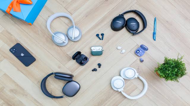 Earbuds & Accessories