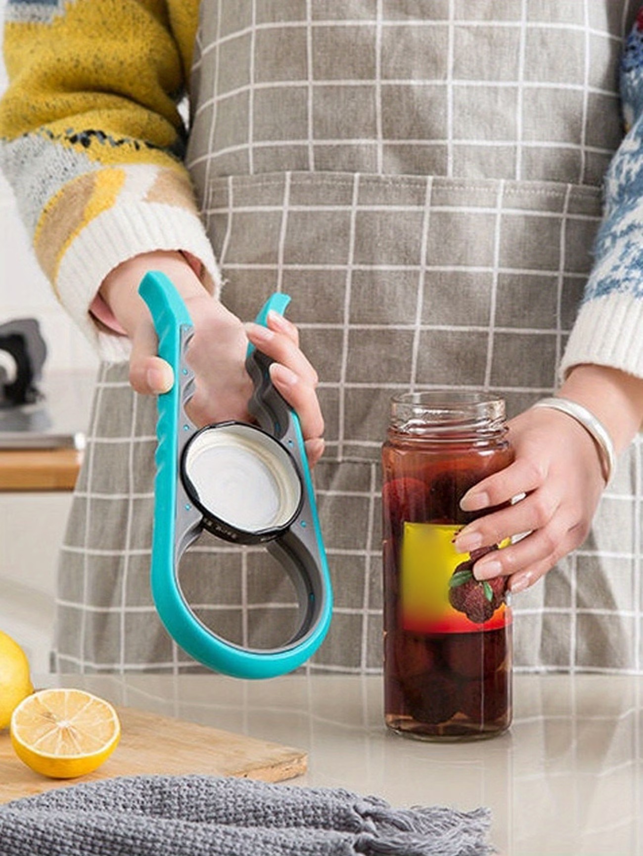 4-in-1 Multi-Purpose Jar Opener