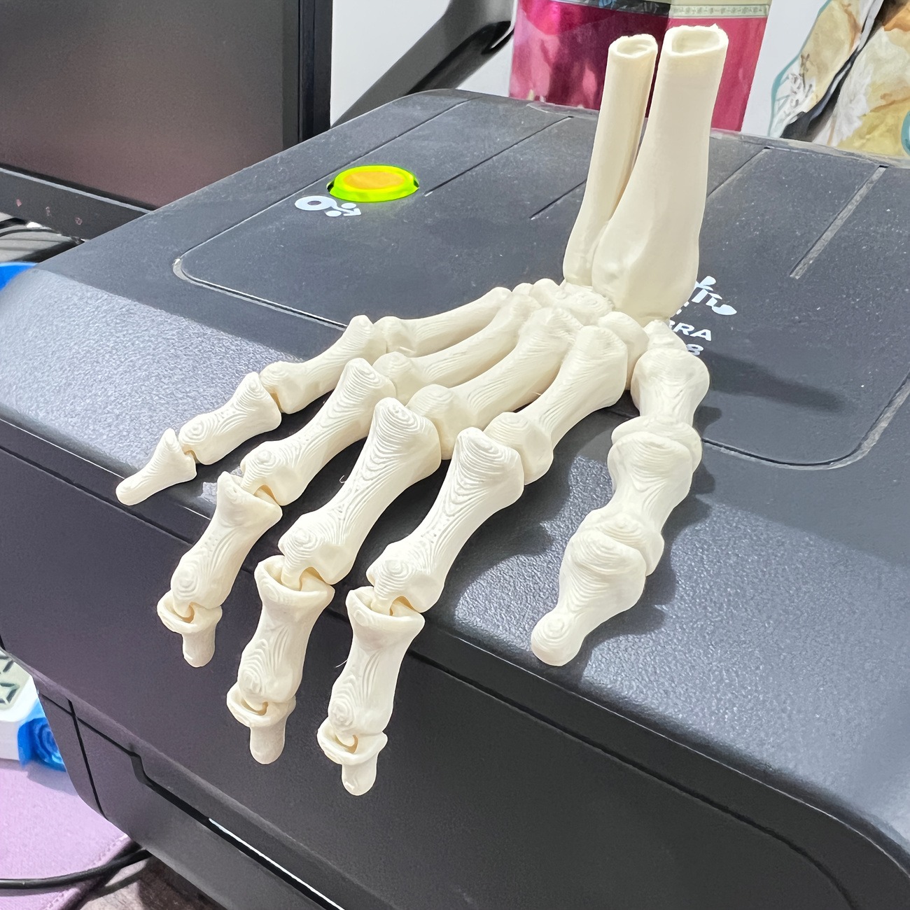 2-Piece 3D Printed Skeleton Hand Figurines - Image 5