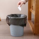 Disposable black trash bags, 1 unit - Image 2