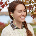 Noise-canceling In-Ear headphones with microphone & powerful bass, 4 pack