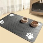Quick-drying diatomaceous earth pet feeding mat with paw print design, 1 unit - Image 2