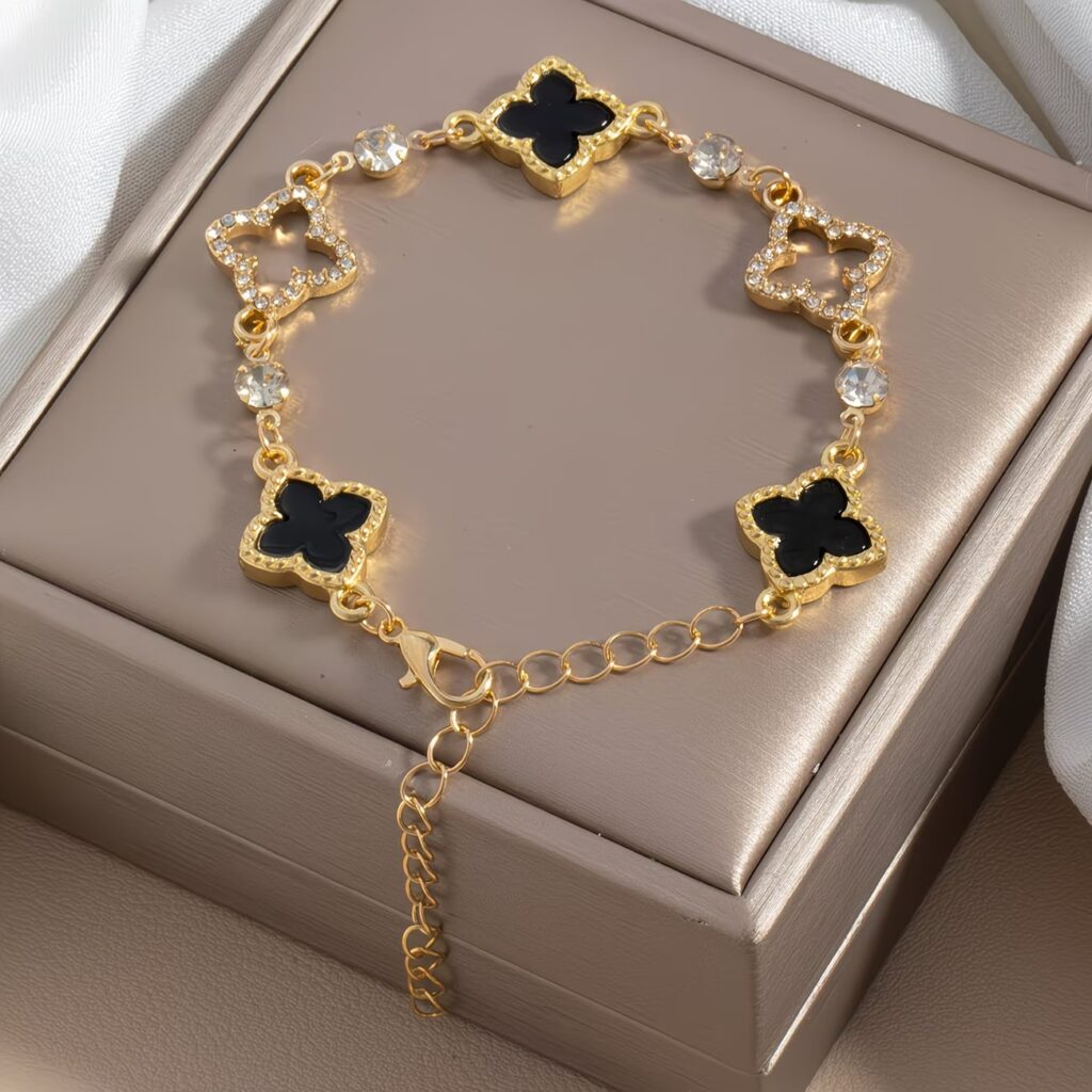 Luxurious Metal Hollow Clover Bracelet – Elegant Charm Jewelry for Women