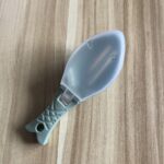 Fish Scale Remover – Flying Fish-Shaped Fish Scaling Tool with Protective Cover for Kitchen & Household Use - Image 4