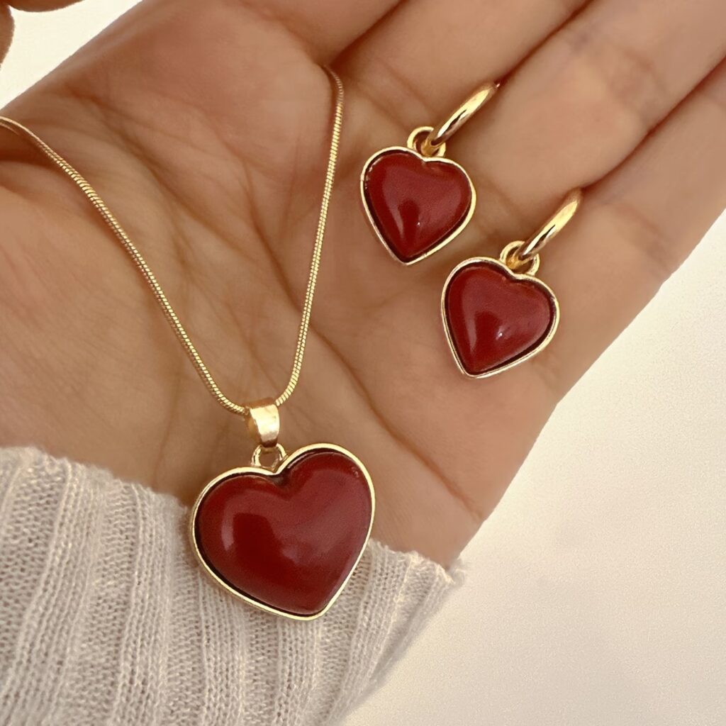 3-Piece Elegant Heart Pendant Necklace & Earrings Set – Fashionable Jewelry Set for Women