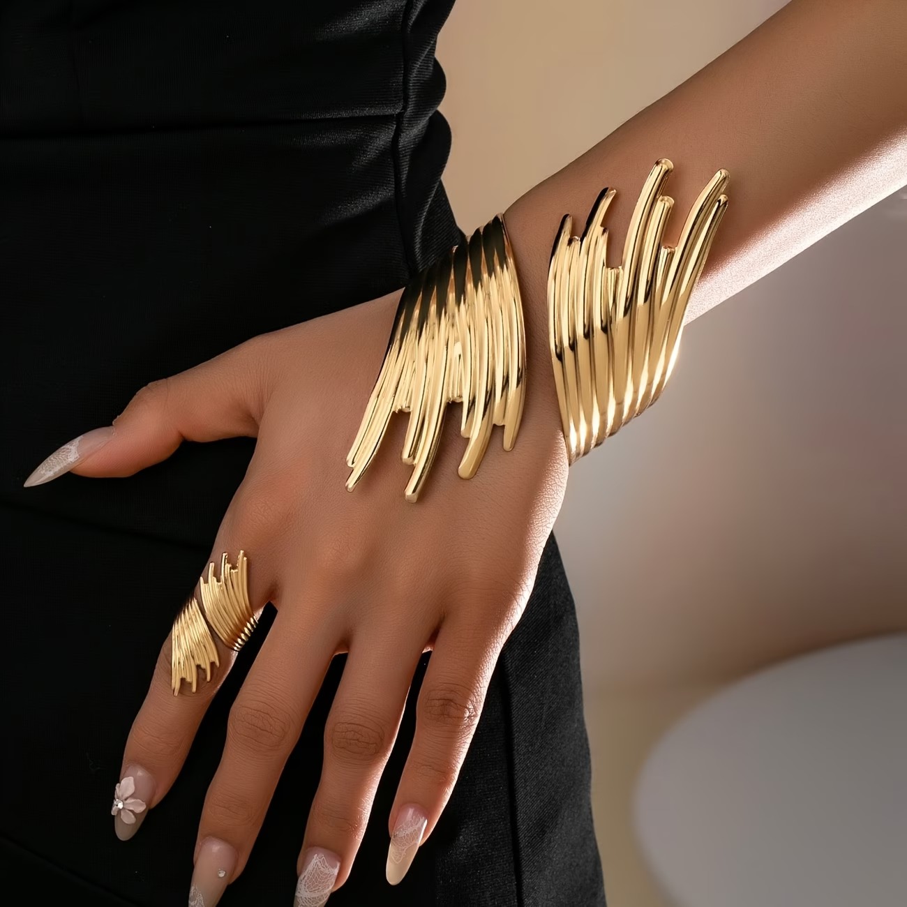 Fashionable Textured Wing Bracelet and Ring Set (5) Fashionable Textured Wing Bracelet and Ring Set