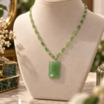 High-End Green Pendant Necklace – Elegant Beaded Chain with Rectangular Pendant for Daily Wear & Christmas Gifts