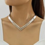 Women's Fashion Necklace – Minimalist Metal Double-Layer V-Shaped Hollow Design - Image 4